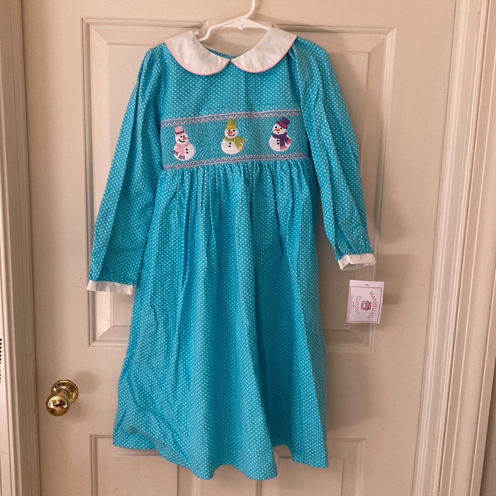 New beautiful cotton dress w embroidered snowmen.